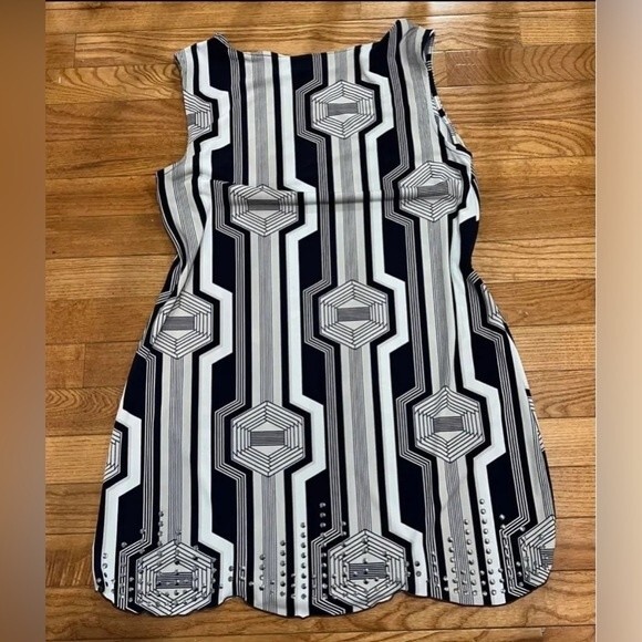 Alfani navy tan and white geo print studded tunic top size small - Picture 4 of 7